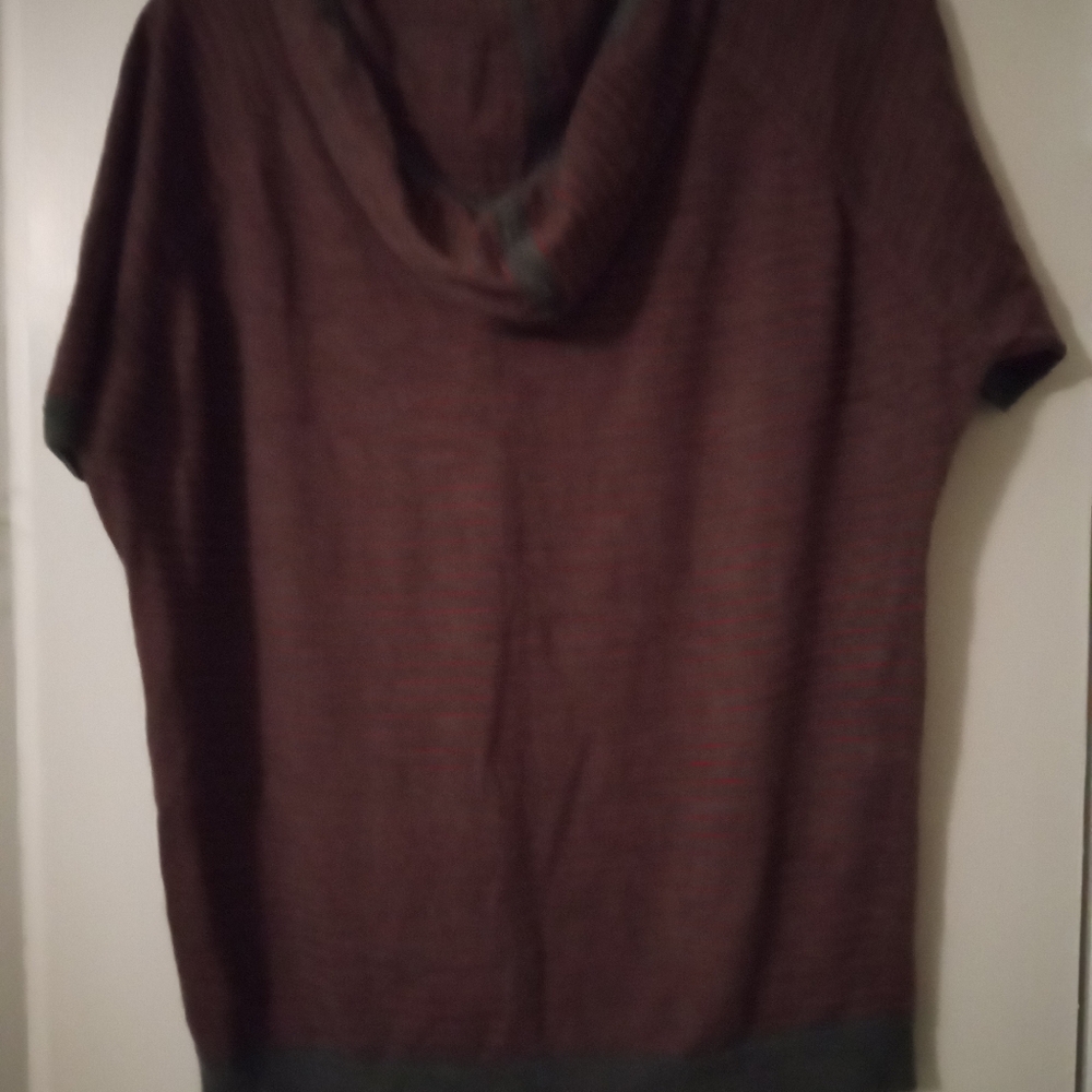Eileen Fisher. Burgundy and Charcoal Short Sleeve Hoodie SizePM - Picture 2 of 8